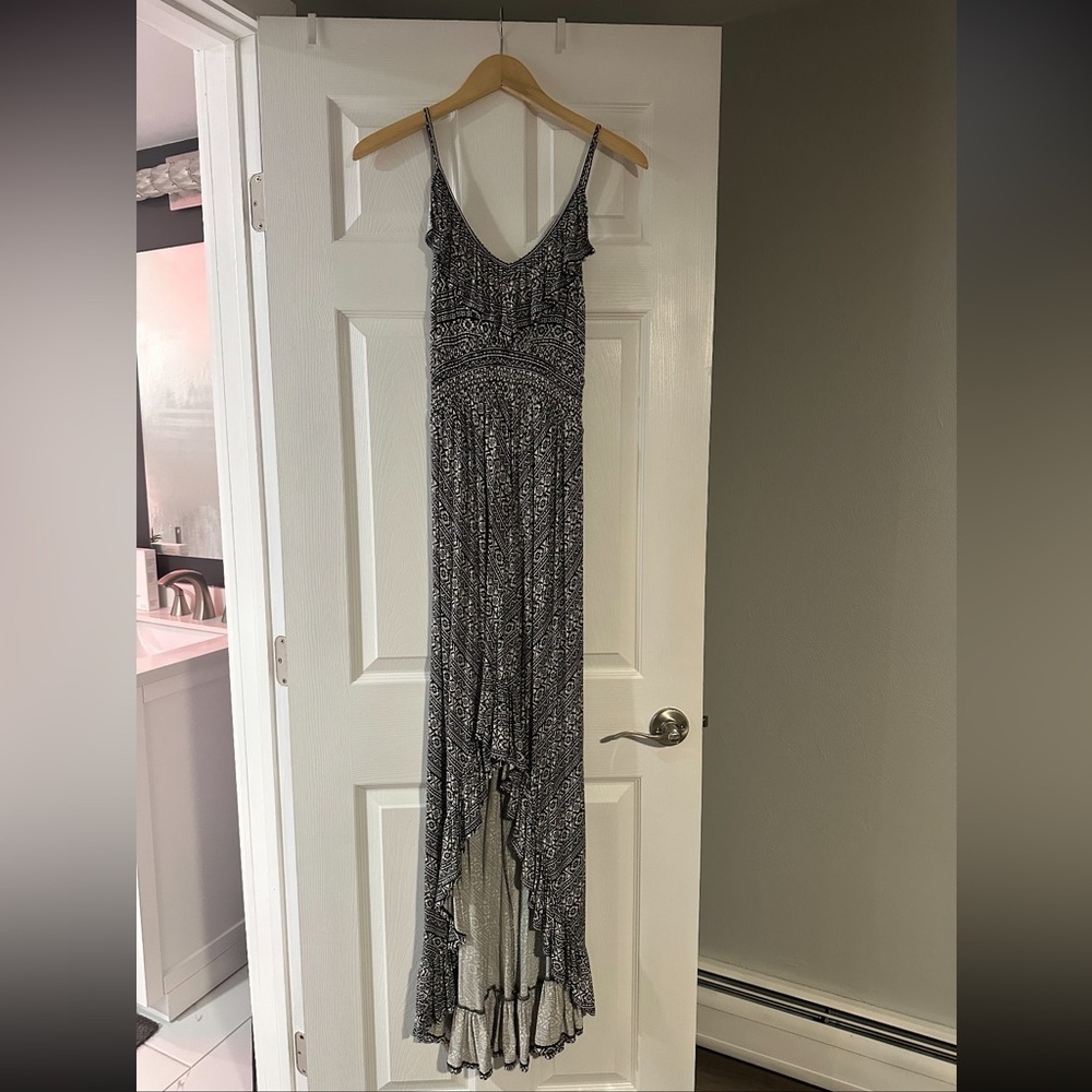 Elegant Black and White Maxi Dress